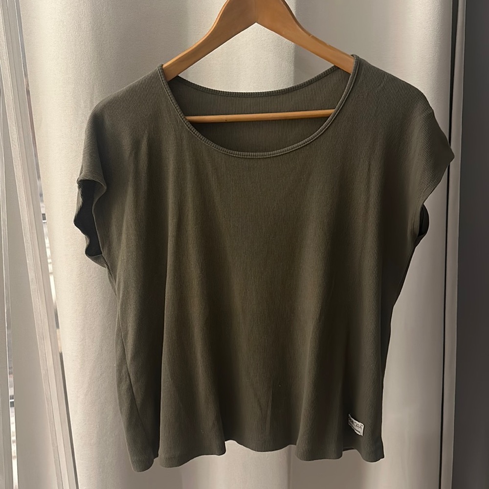 MareOra green shirt